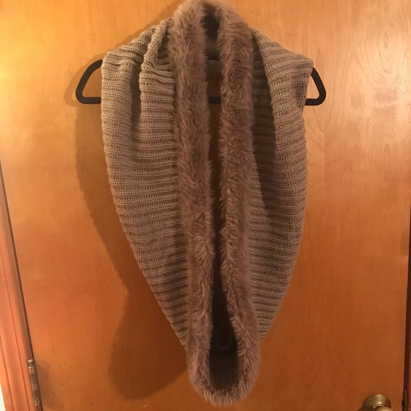 NY&Co Infinity Scarf - Picture 4 of 6